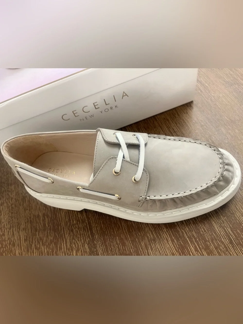 CECELIA NEW YORK REEDY DUNE LEATHER LOAFERS SIZE 10
